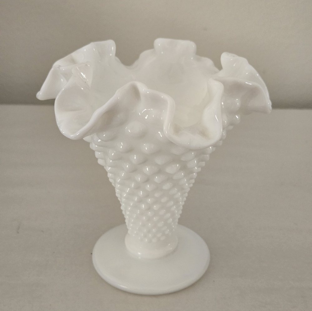 VTG 1940s Fenton Hobnail White Milk Glass Trumpet Vase Ruffled Fluted